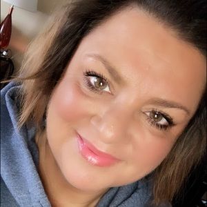 Meet your Posher, Shelly